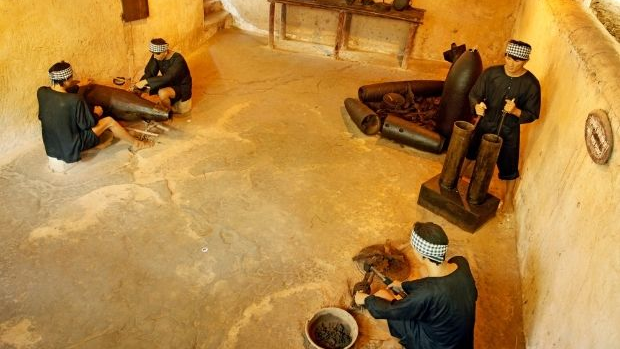 Vietnamese resistance fighters