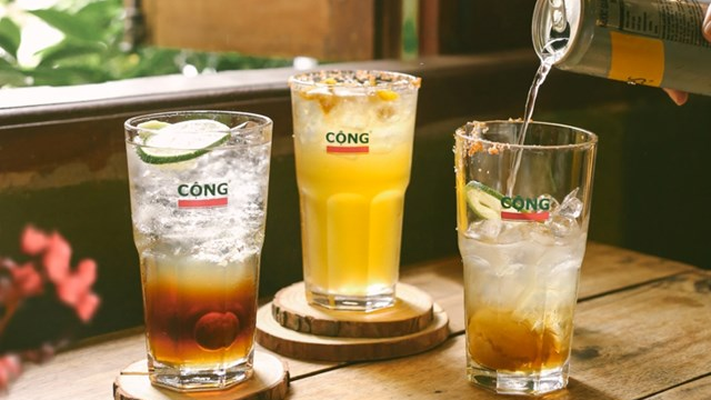 Cong Cafe also offers a wide selection of teas, smoothies, fruit juices