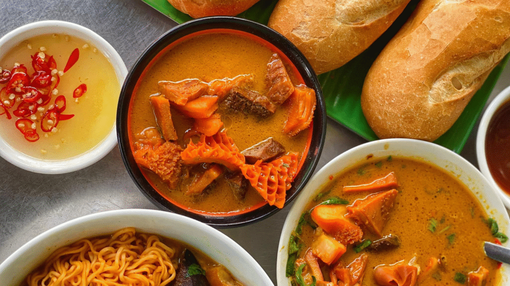 Pha Lau - Top Street Food in Saigon