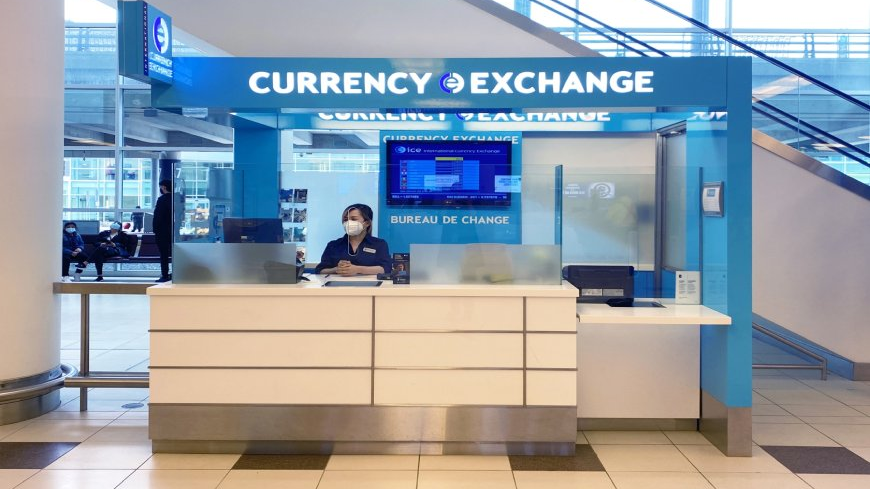 Exchange money at Tan Son Nhat International Airport