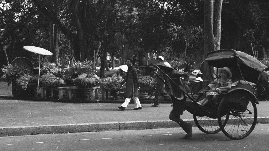 Experience tour by different transportation in Saigon