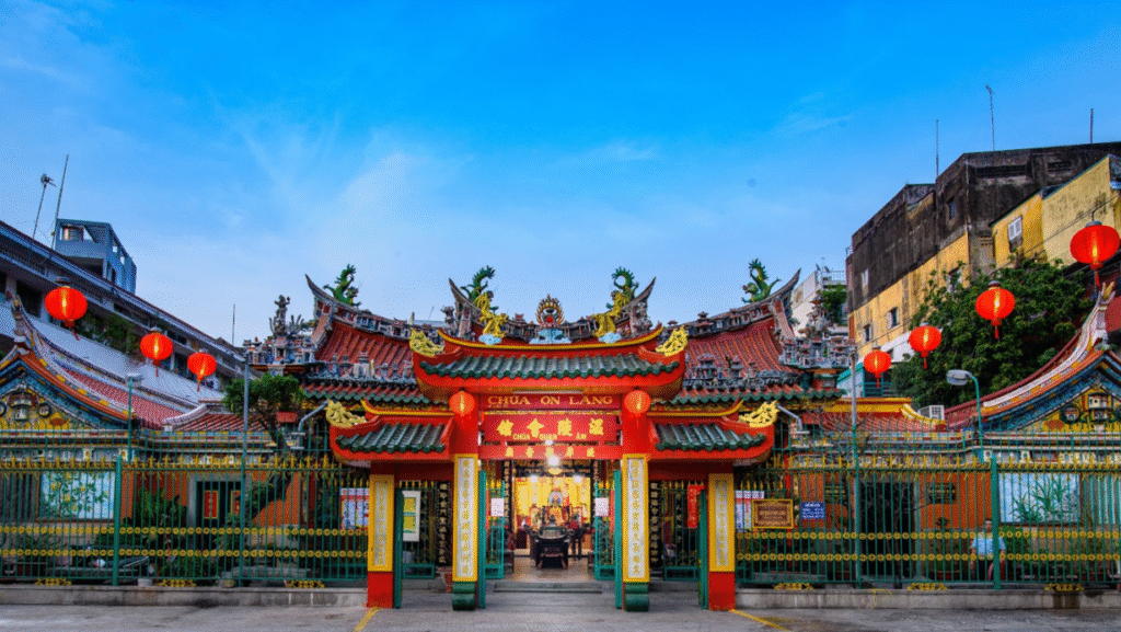 Quan Am Pagoda - Ancient Chinese temple in the heart of Saigon